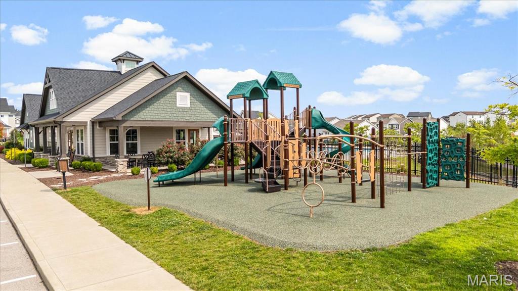 906 Memsie Park Court