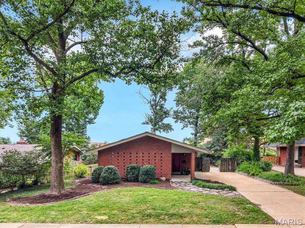 729 W Jewel Avenue
