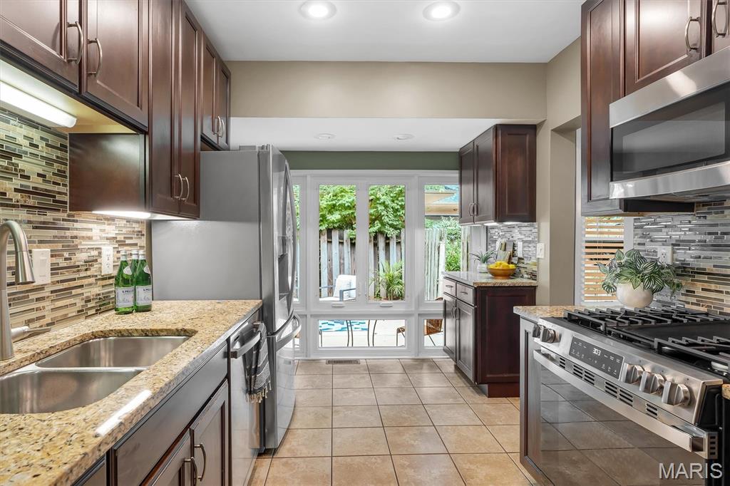 729 W Jewel Avenue