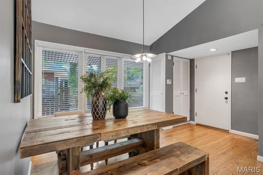 729 W Jewel Avenue