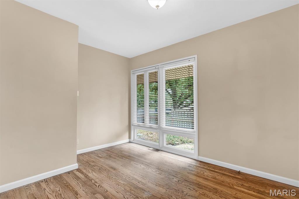729 W Jewel Avenue