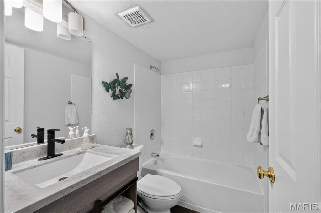 1920 Hunting Lake Court Unit: 102
