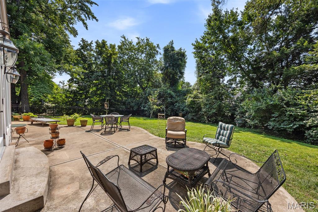2 Middlebrook Lane