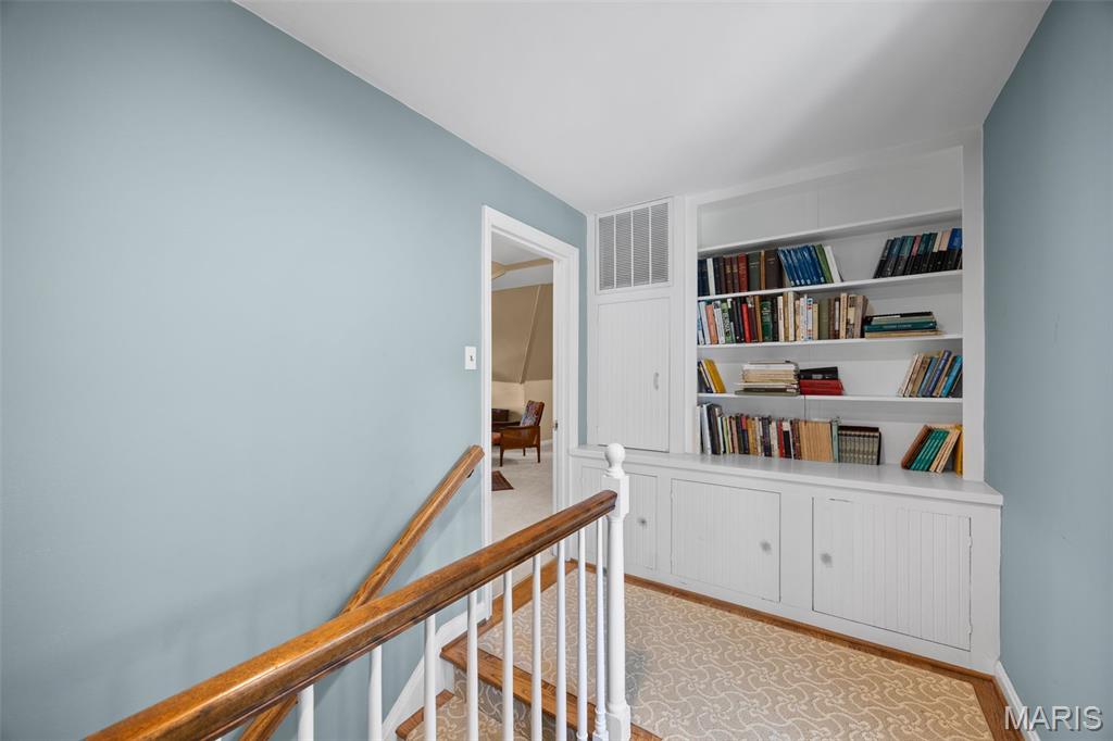 2 Middlebrook Lane