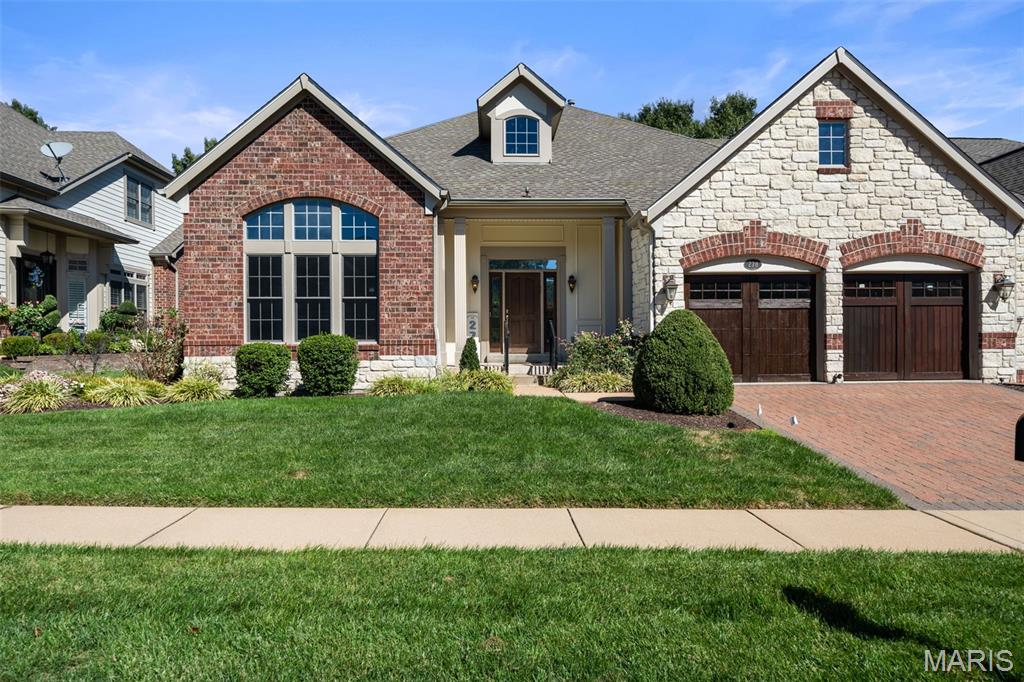 278 Meadowbrook Country Club Estate