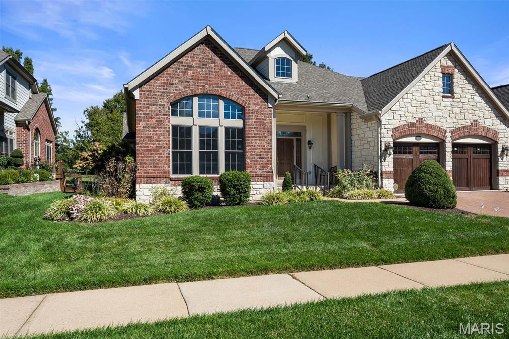 278 Meadowbrook Country Club Estate
