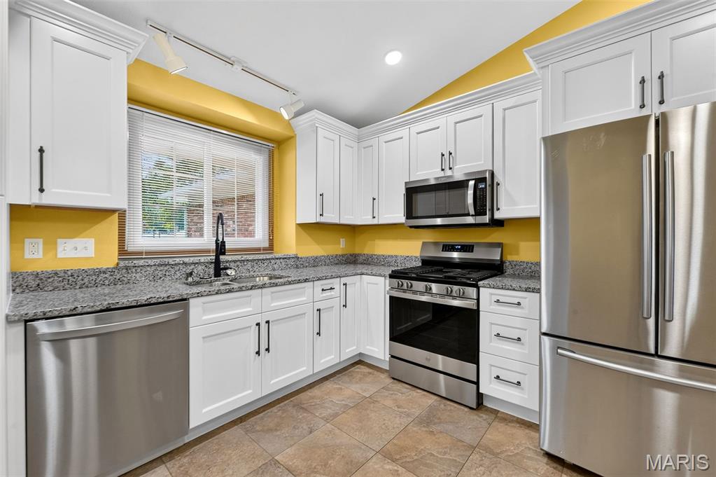 2432 Evergreen Forest Court
