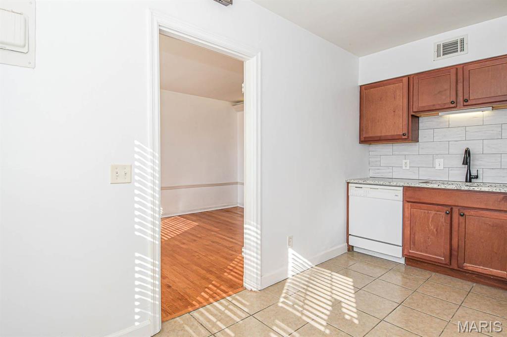 8154 Whitburn Avenue Unit: 2W