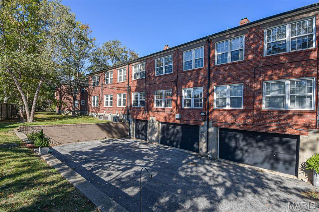 8154 Whitburn Avenue Unit: 2W