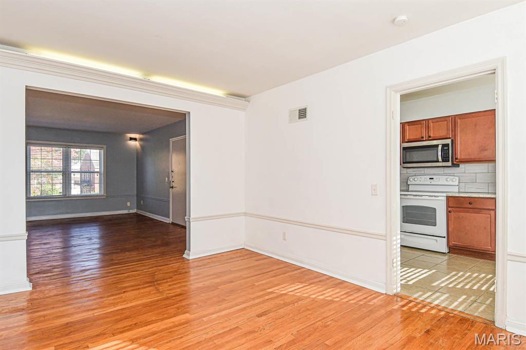 8154 Whitburn Avenue Unit: 2W