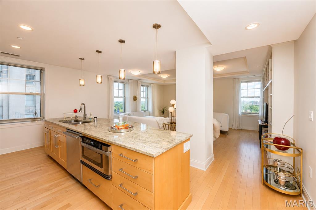 232 N Kingshighway Boulevard Unit: 1107