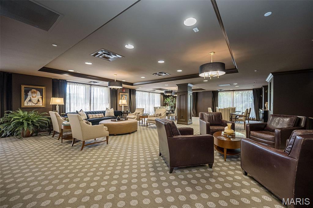 232 N Kingshighway Boulevard Unit: 1107