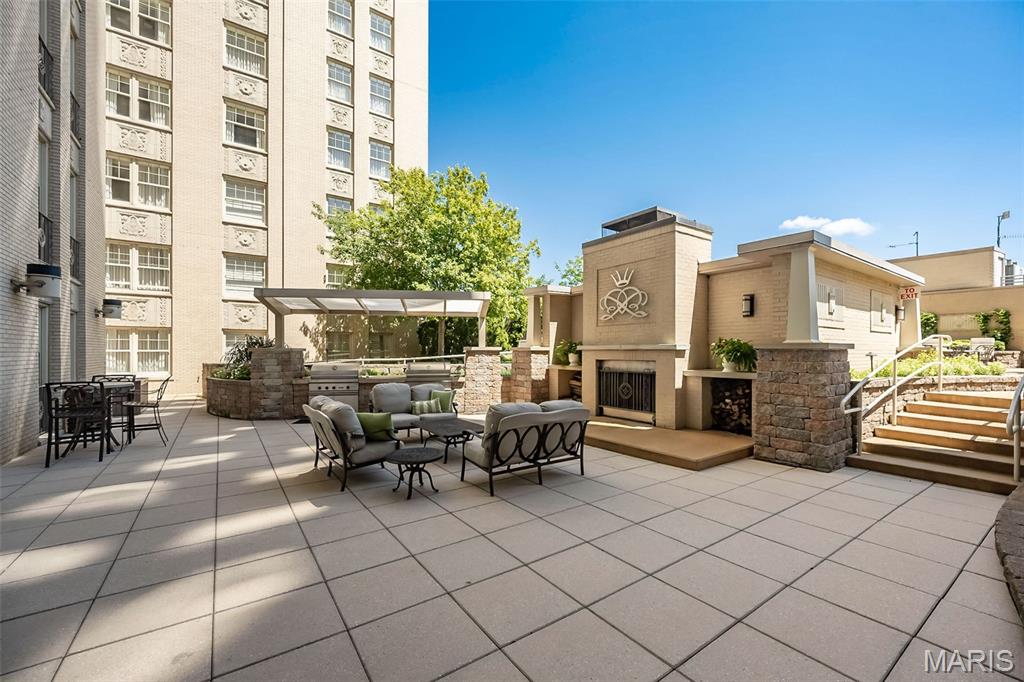 232 N Kingshighway Boulevard Unit: 1107