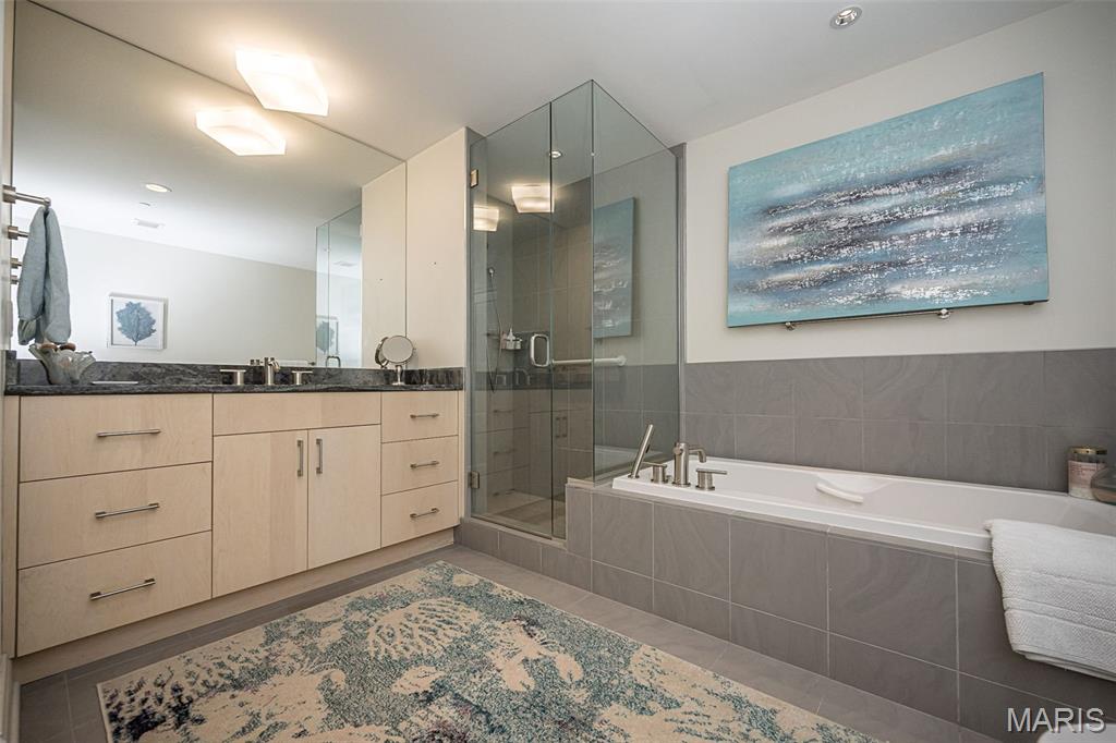 232 N Kingshighway Boulevard Unit: 1107