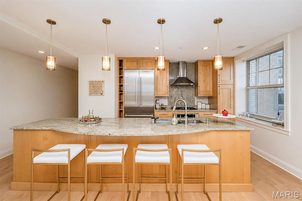 232 N Kingshighway Boulevard Unit: 1107