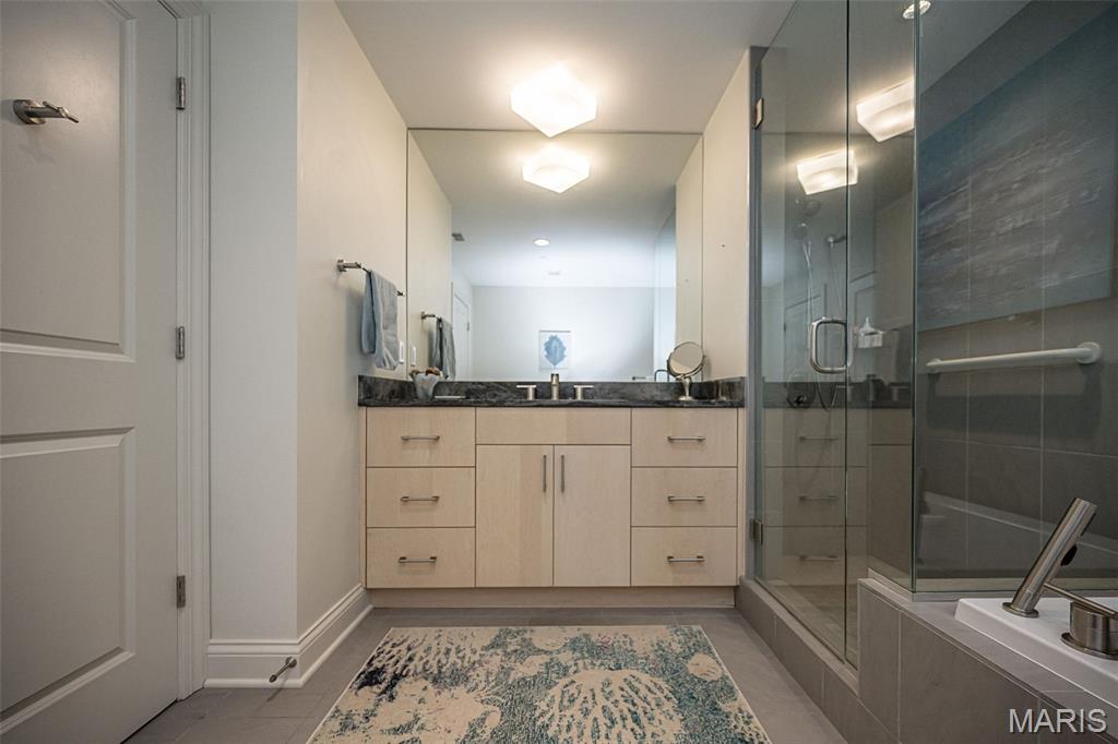 232 N Kingshighway Boulevard Unit: 1107
