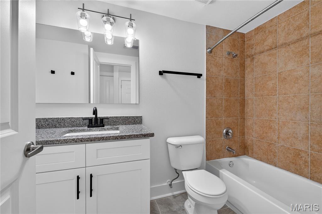 5630 Pershing Avenue Unit: 37
