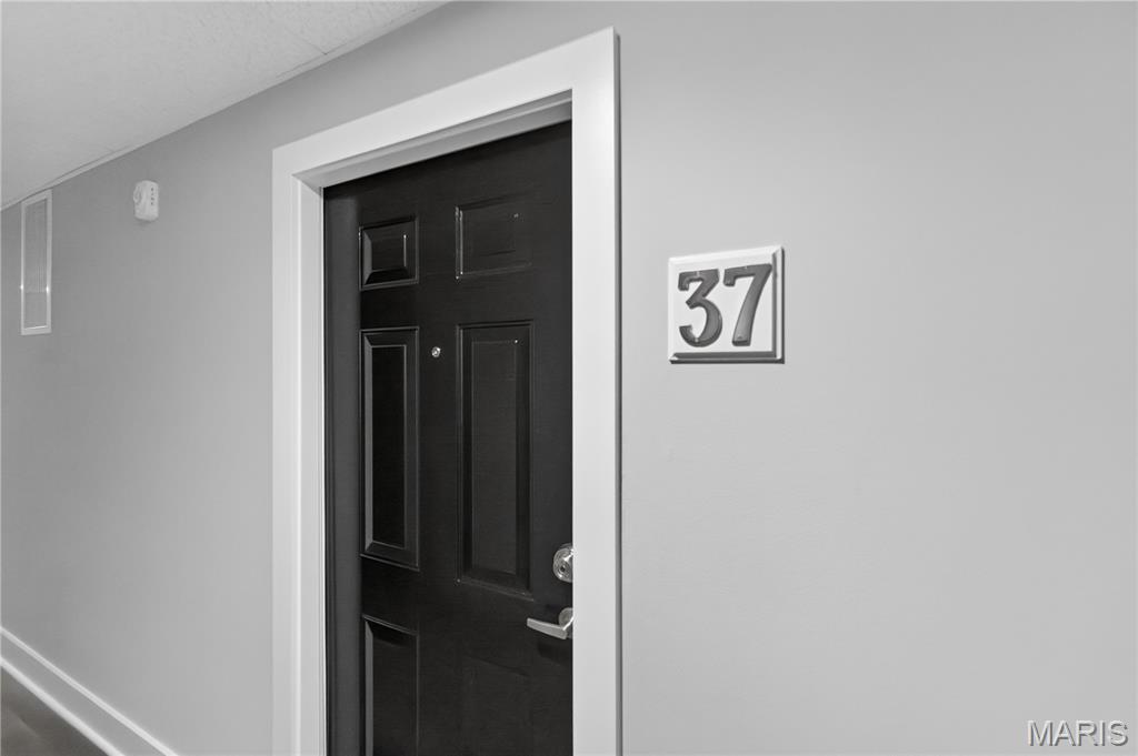 5630 Pershing Avenue Unit: 37