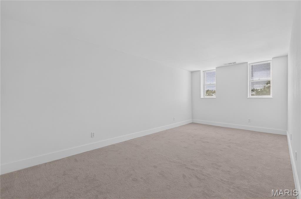 5630 Pershing Avenue Unit: 37