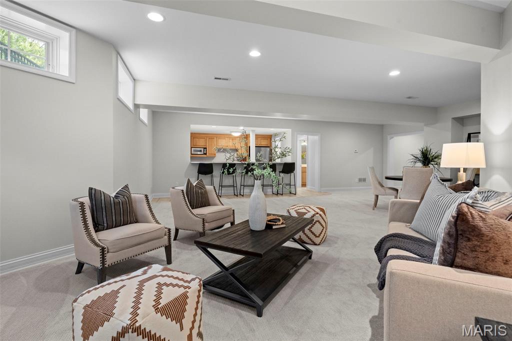 2457 Town And Country Lane