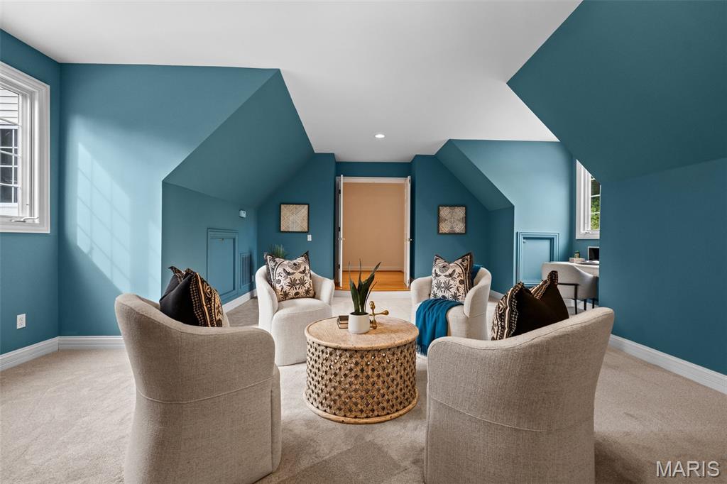 2457 Town And Country Lane