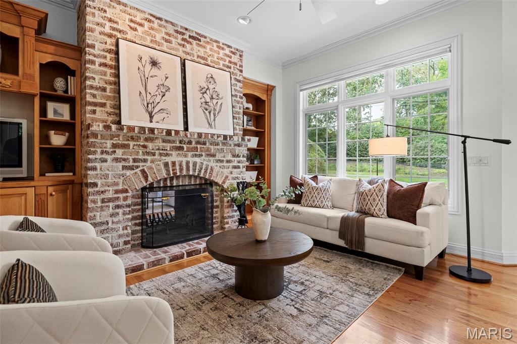 2457 Town And Country Lane