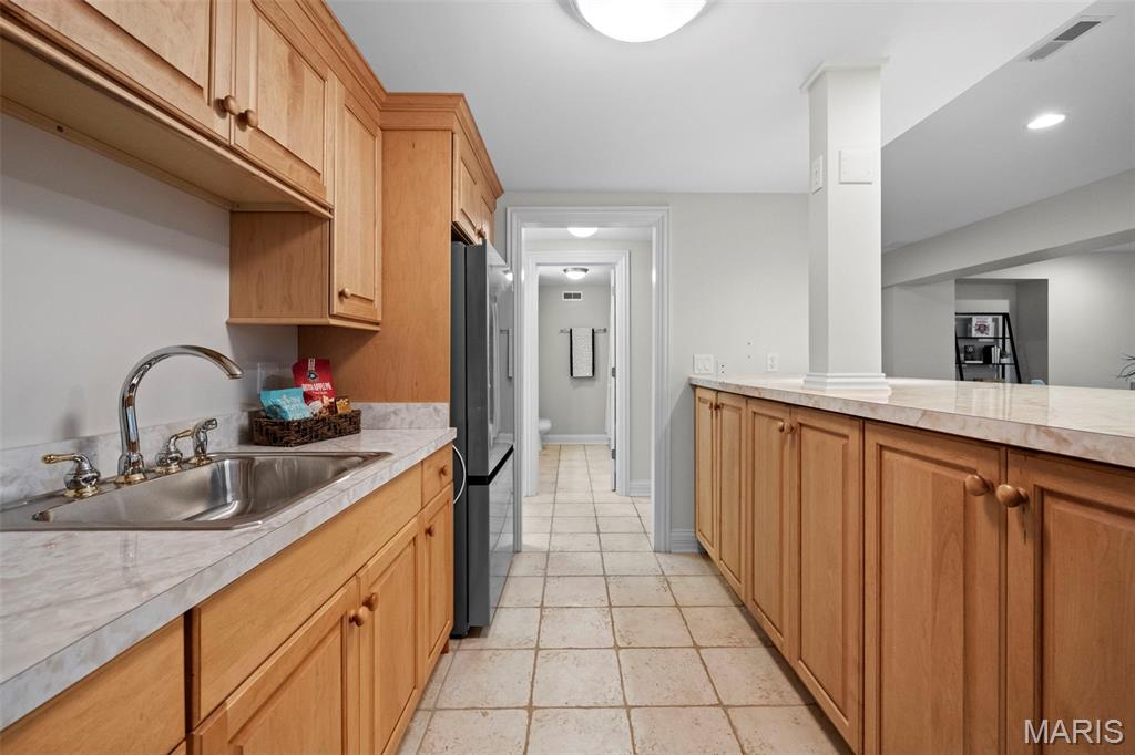 2457 Town And Country Lane