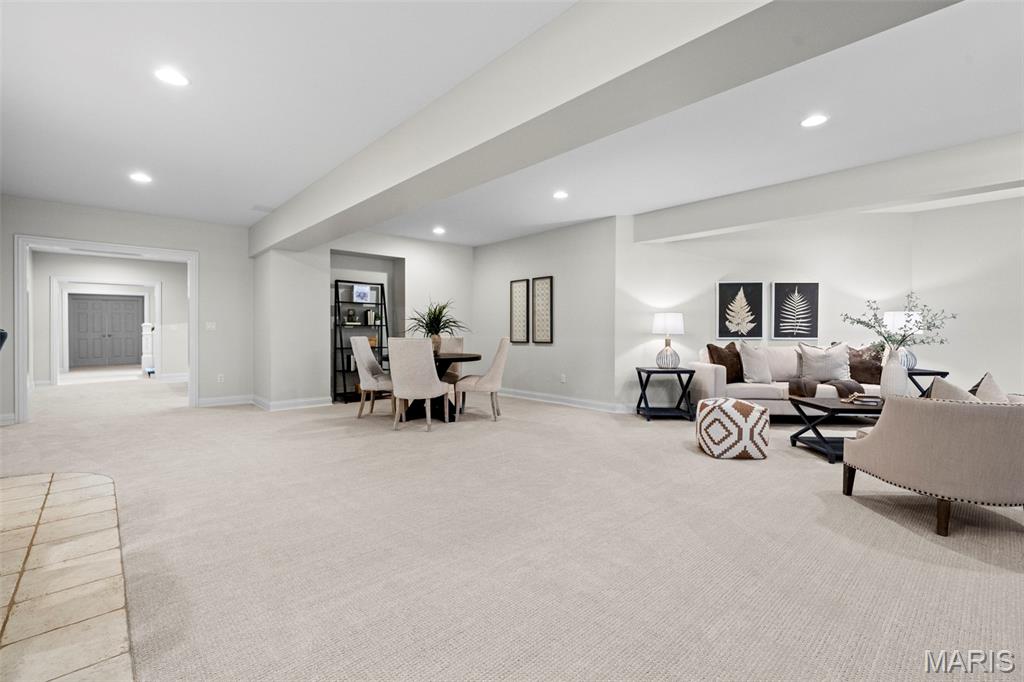 2457 Town And Country Lane
