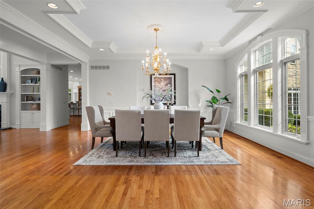 2457 Town And Country Lane