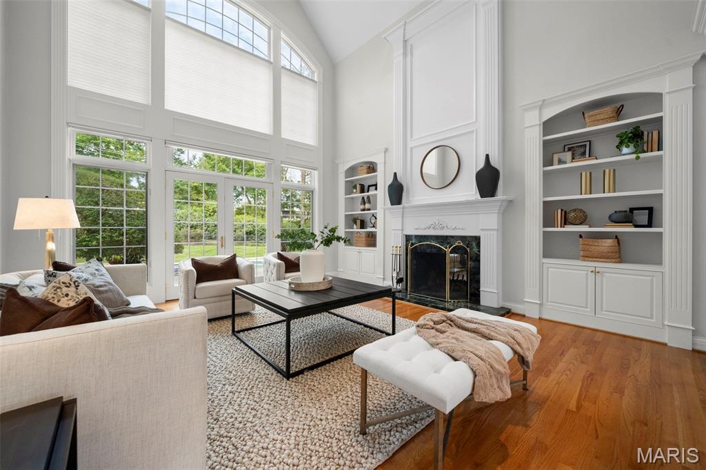 2457 Town And Country Lane
