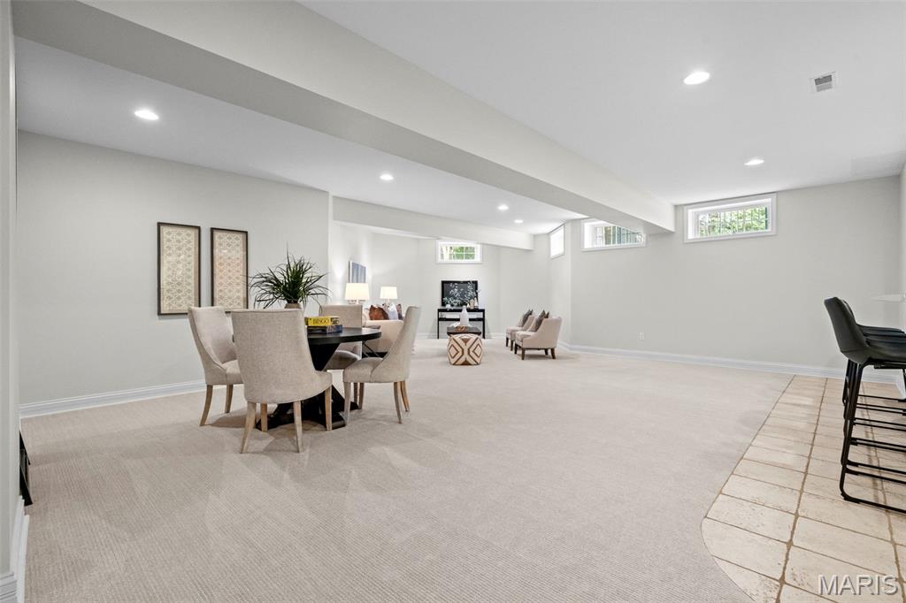 2457 Town And Country Lane