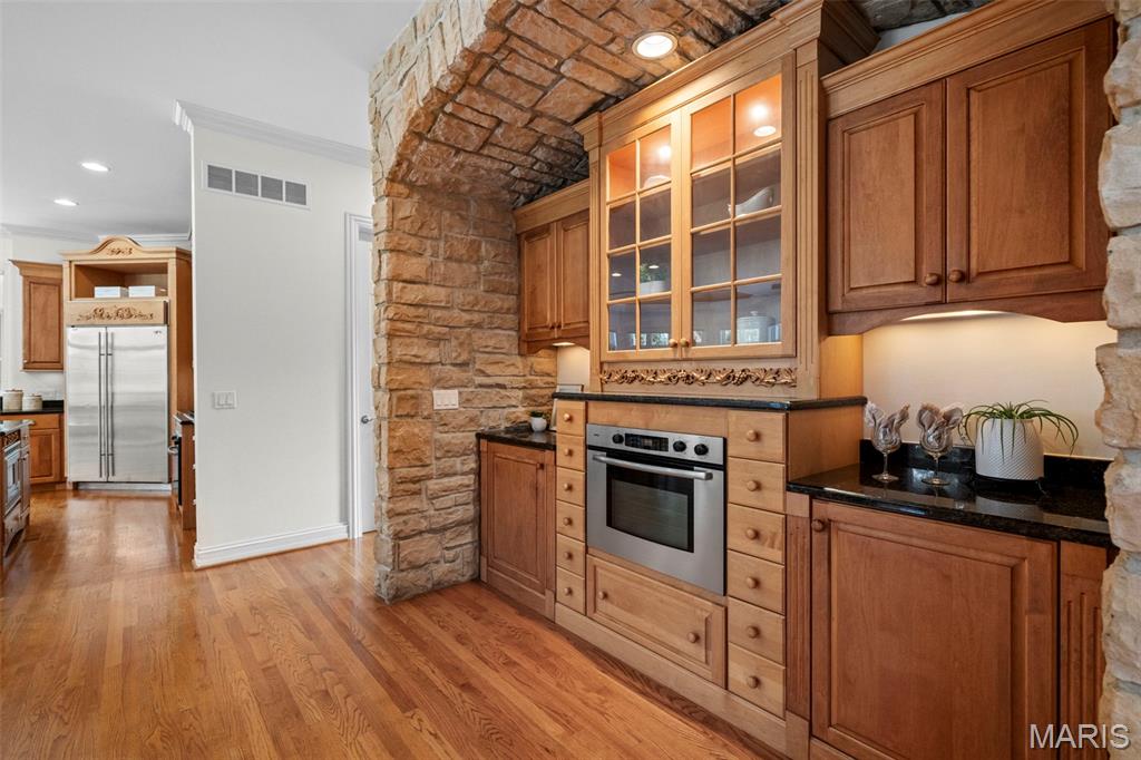 2457 Town And Country Lane