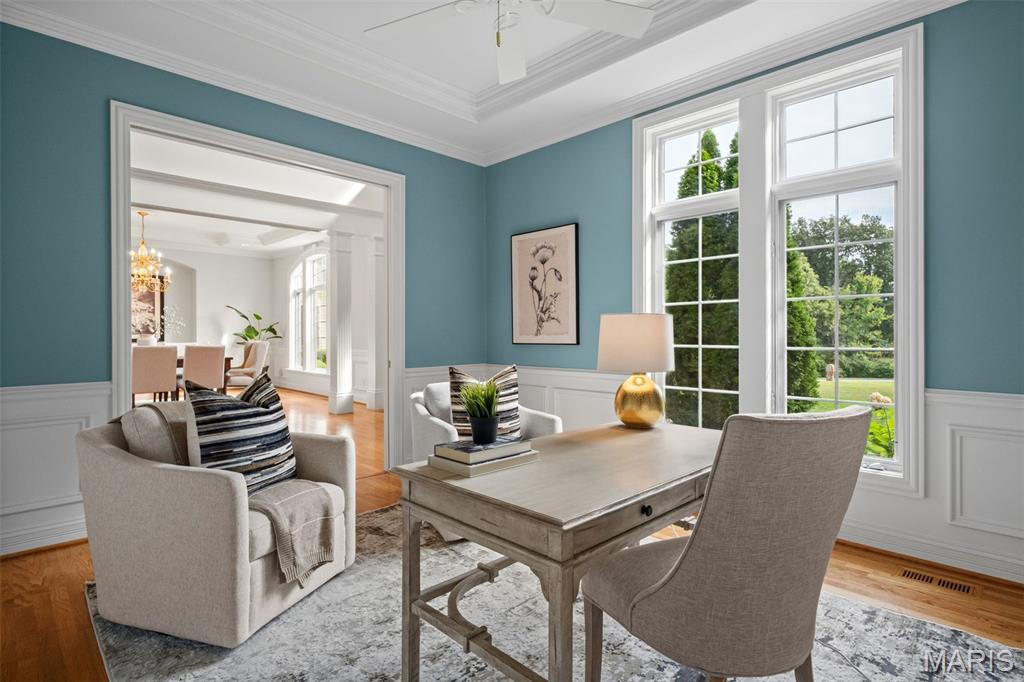 2457 Town And Country Lane