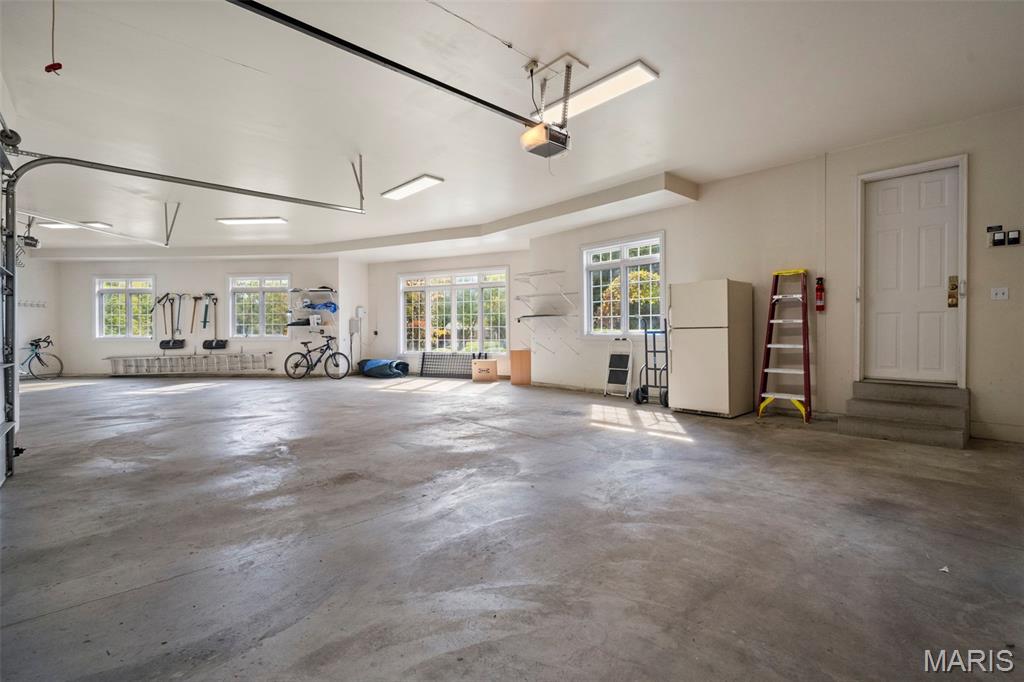 2457 Town And Country Lane