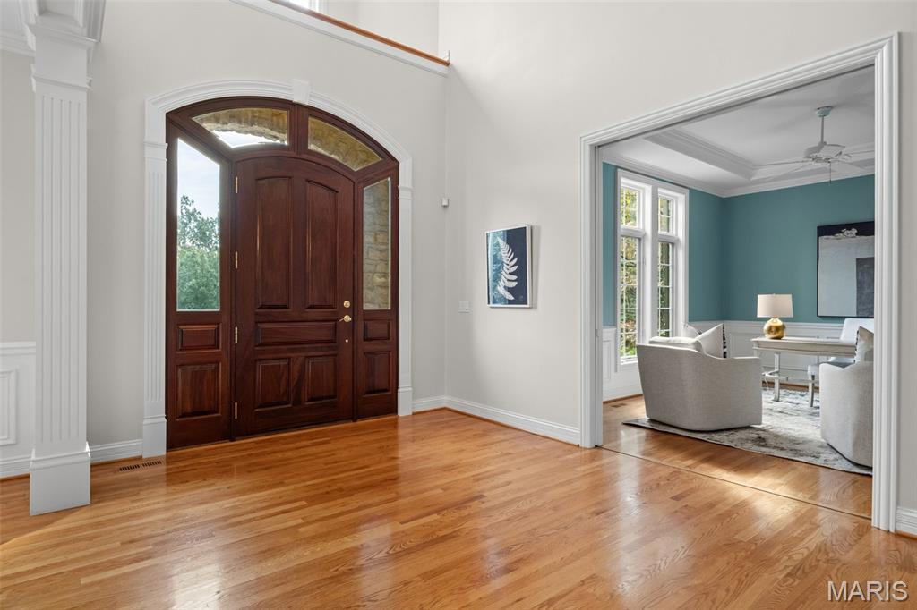 2457 Town And Country Lane
