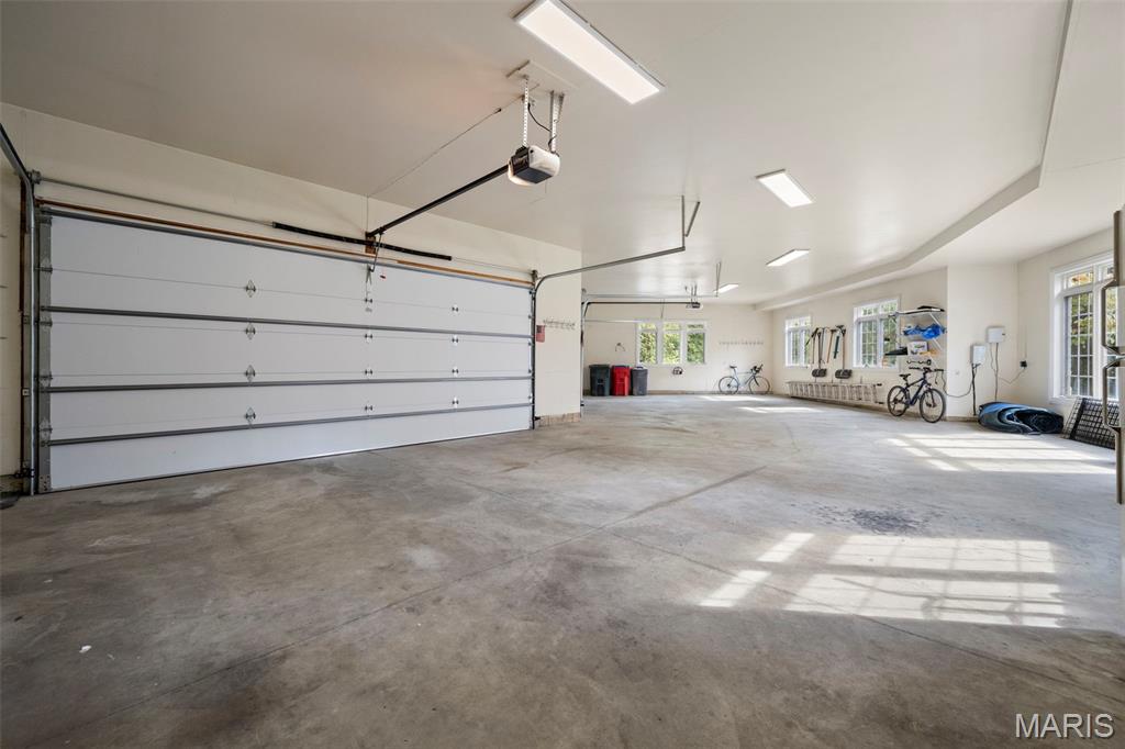 2457 Town And Country Lane