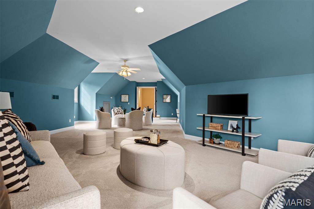 2457 Town And Country Lane