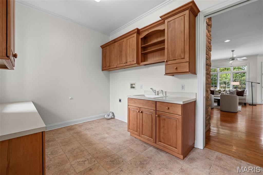 2457 Town And Country Lane