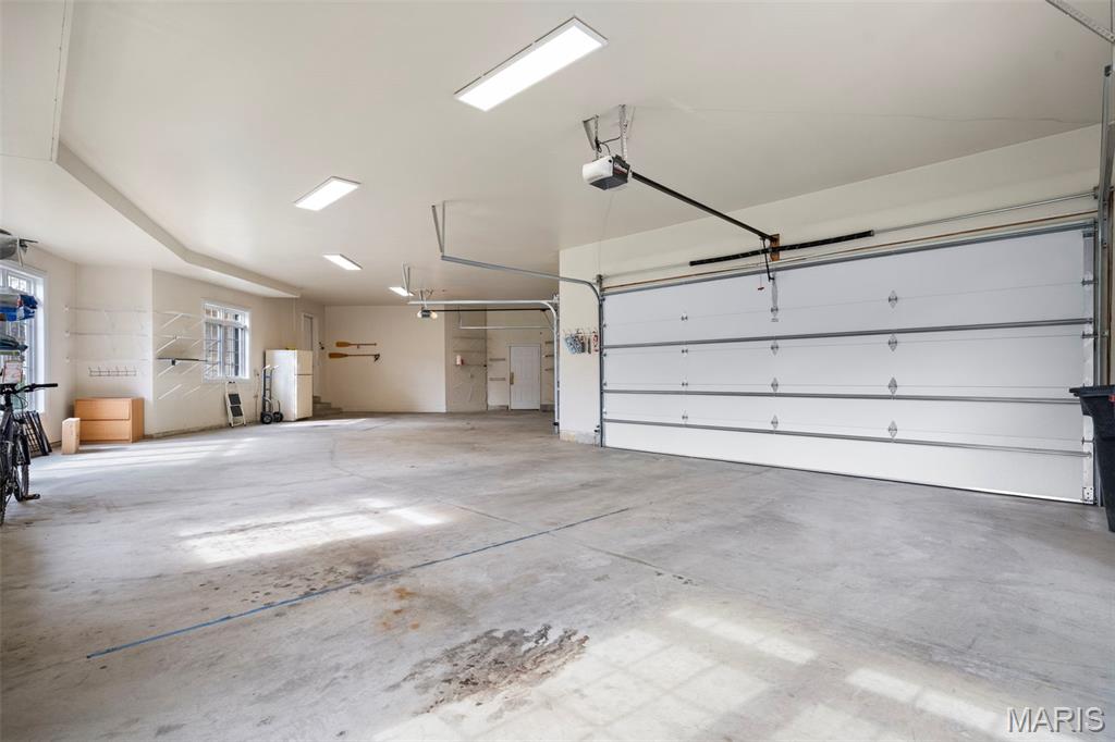 2457 Town And Country Lane