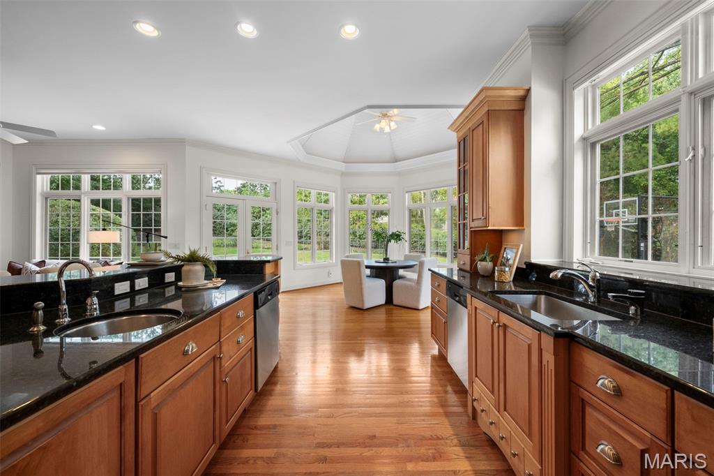 2457 Town And Country Lane