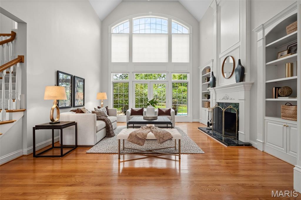 2457 Town And Country Lane