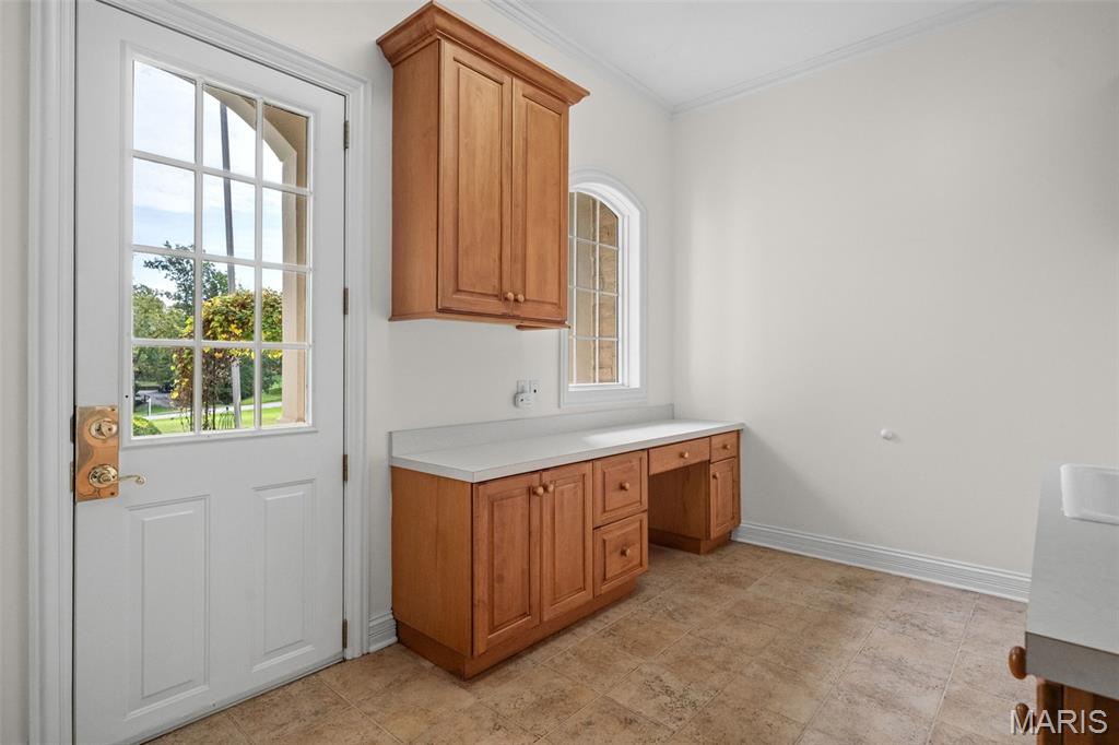 2457 Town And Country Lane