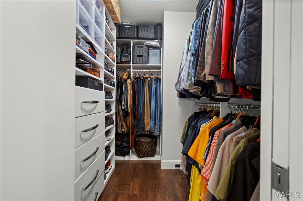 900 S Hanley Road Unit: 6B