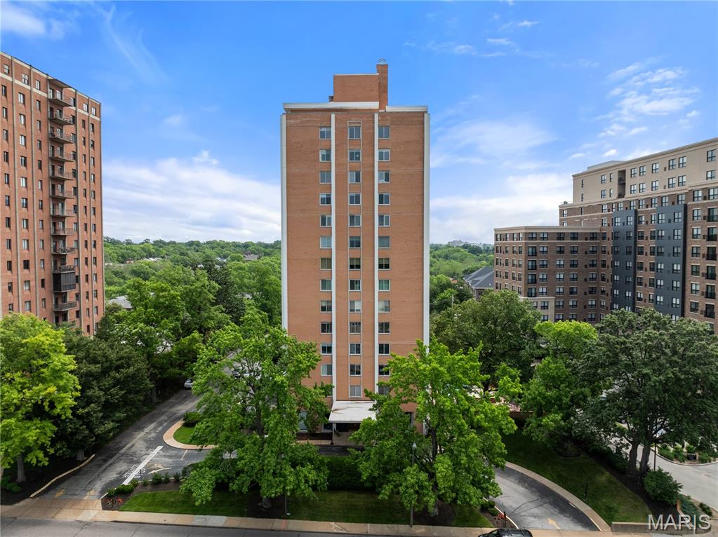 900 S Hanley Road Unit: 6B