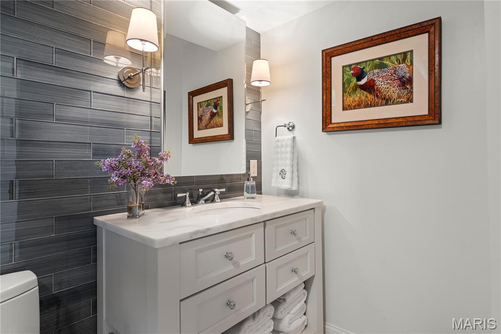 900 S Hanley Road Unit: 6B