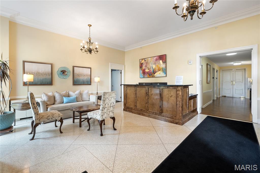 900 S Hanley Road Unit: 6B