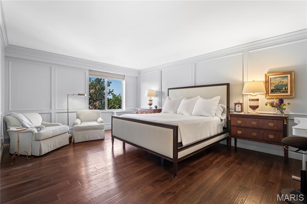 900 S Hanley Road Unit: 6B