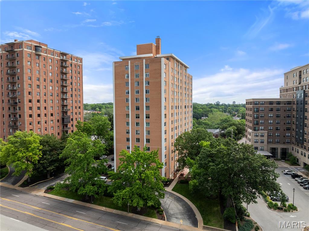900 S Hanley Road Unit: 6B