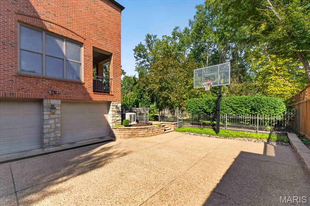 44 Broadview Drive