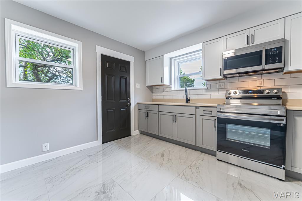 1284 Sells Avenue